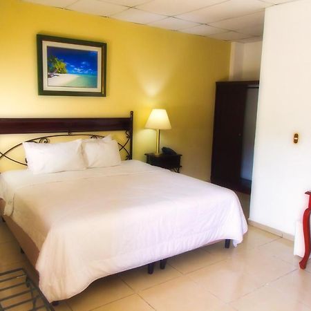 Hotel Santa Elena Antiguo Cuscatlan Exterior photo